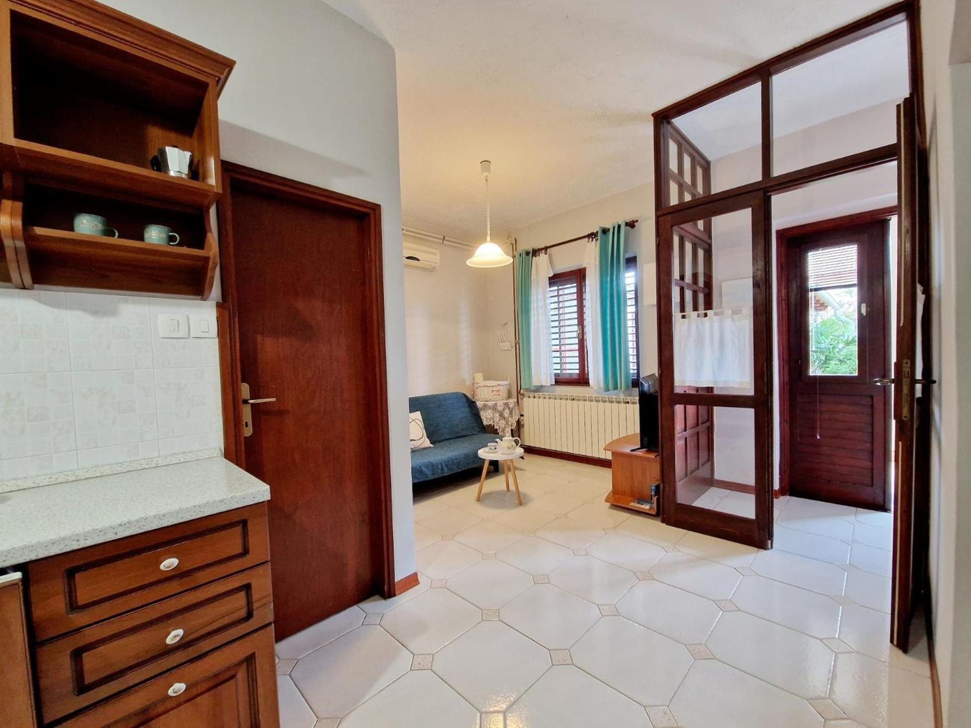 Rustico Mediterraneo With A Large Terrace By Mihaela Apartment