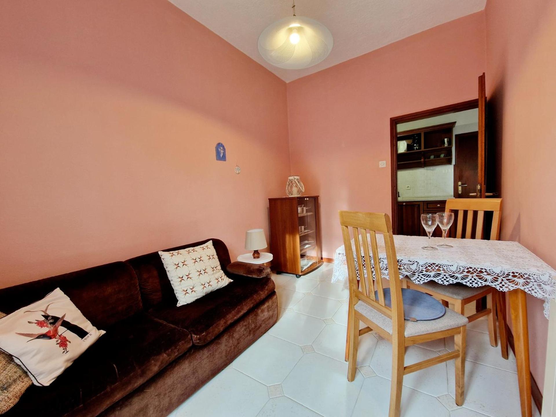 Apartment Rustico Mediterraneo With A Large Terrace By Mihaela Poreč